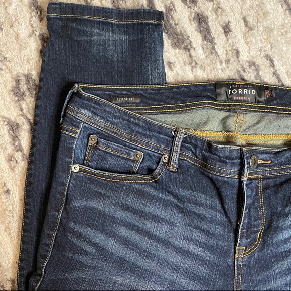 Torrid Luxe Skinny Jeans Sz 16R - Picture 4 of 7